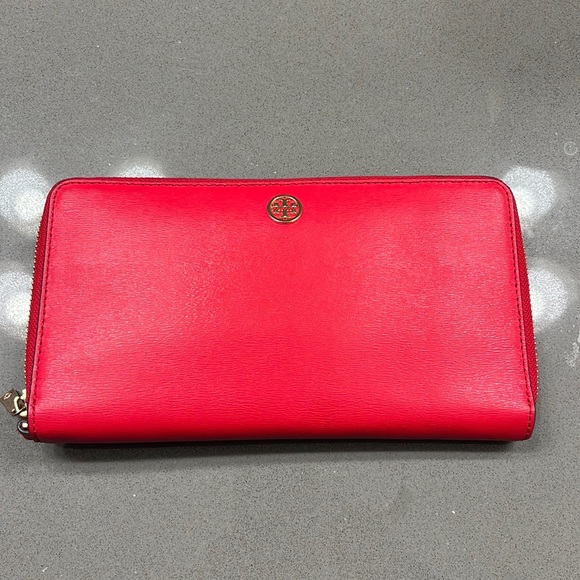 Tory Burch Handbags - Tory Burch Wallet